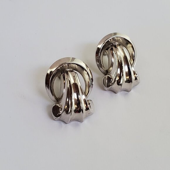 Unique Vintage Coro Silver Tone Door Knocker Screw Back Earrings - Picture 1 of 9